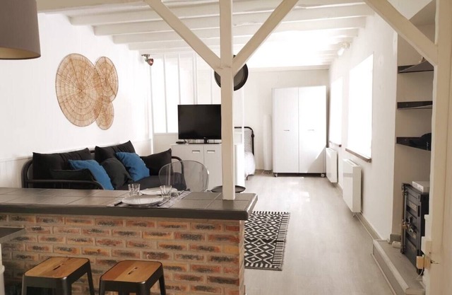 Large studio near Paris with terrace
