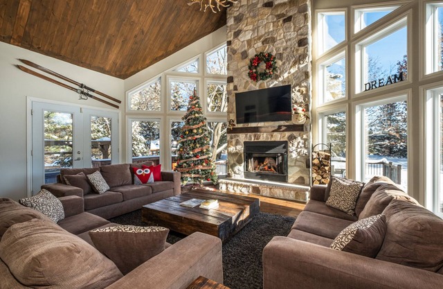 Large Tremblant Ski and Golf Chalet