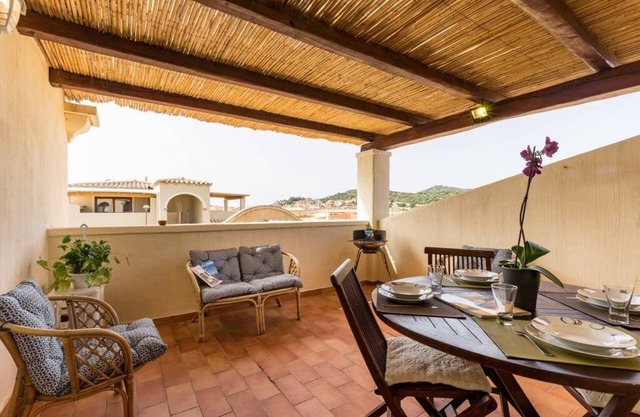 Large two-level three-room apartment with wifi