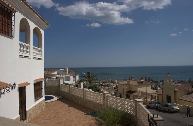 Large villa with stunning sea views close to the beach