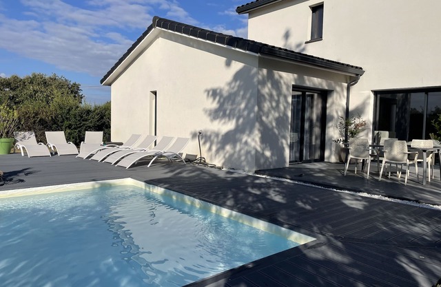 Large villa with pool and spa