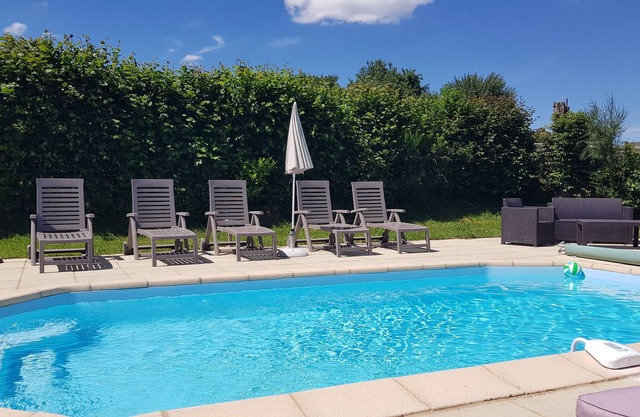 Large Well Equipped Cottage sleeps 12 with Heated Pool & Wonderful Views