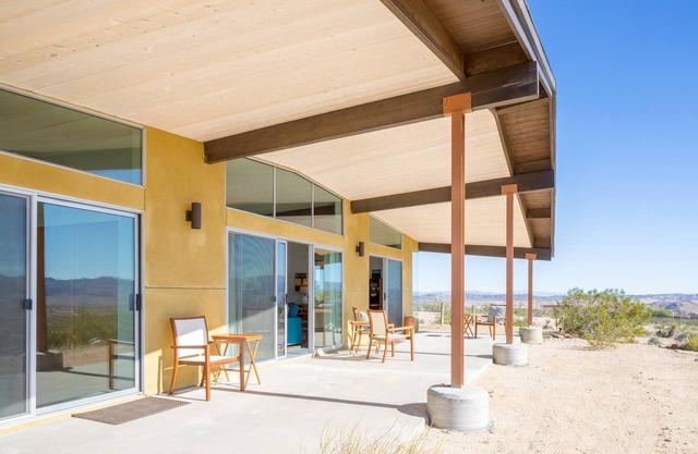 Las Alas Del Sol- A Desert Architectural Gem 2 Bedroom Home by RedAwning