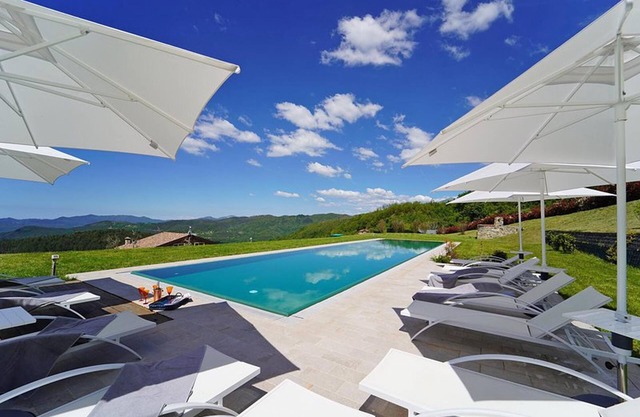 *LAST MINUTE* PODERE GAIA 16 PAX pool 5x20, A/C, WiFi, BBQ, near Cinque Terre