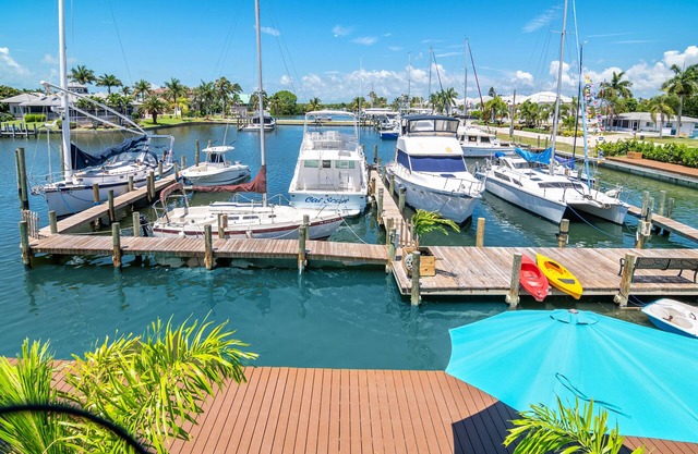 Latitude 26 Waterfront Boutique Resort - Fort Myers Beach