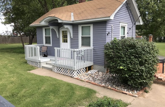 Lavender Cottage: Lindsborg