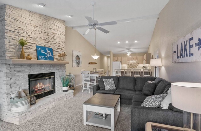 Lazy Days Escape - Top Floor Waterfront Condo w/Screened Deck!