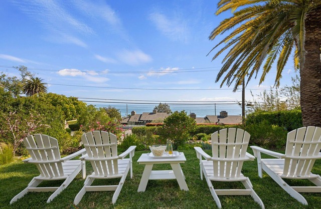 Lazy Hummingbird in Summerland | 3 Units, 1 Property | Walking Distance to Beach!