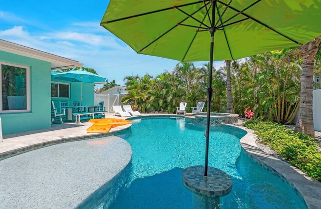 Lazy Pelican by Duncan Real Estate