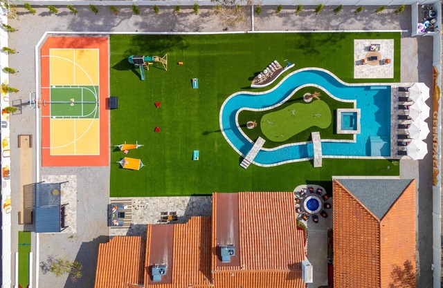 Lazy River Luxe | Pickleball | 6BR's | Pool & Spa