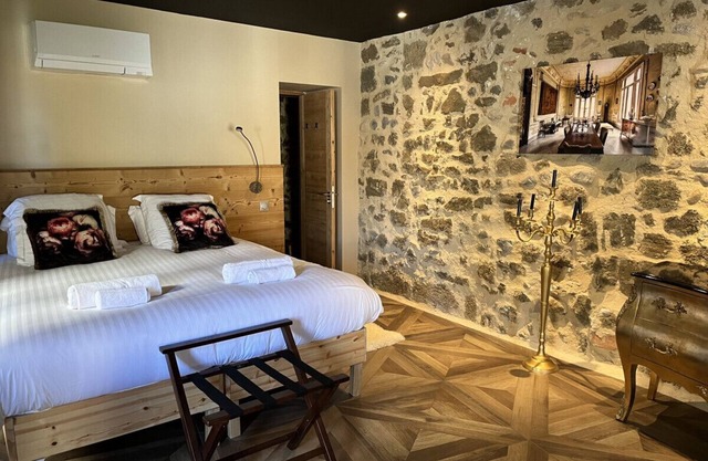 Le 19 - Chapel Room 43m2 | Historic Center | Air Conditioning