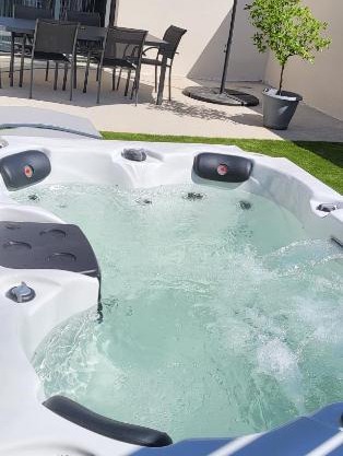 Le Béluga spa Aéroport Nantes Bouguenais Rezé