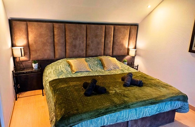 Le Beau Séjour 2 - Très Spacieux - Proche Aéroport