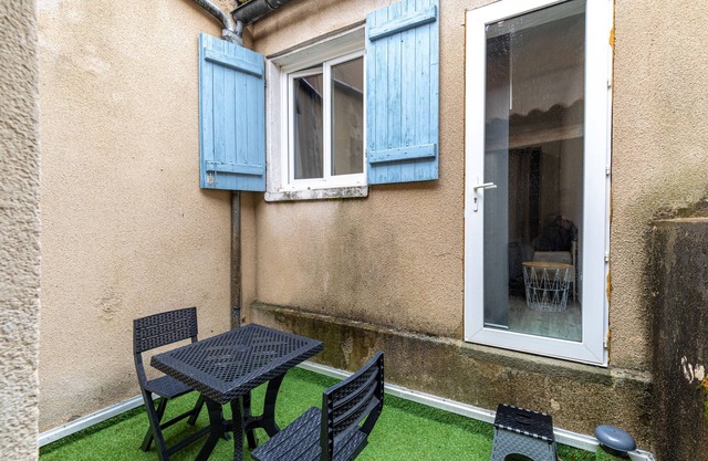 Le Besson BEY II - T2 apartment with patio