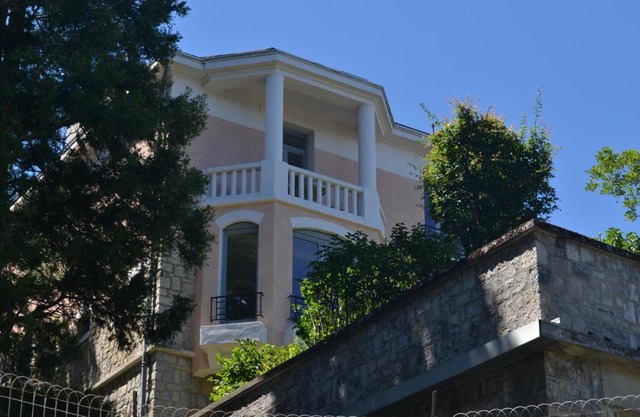 Le Bompard 50 m2 Villa Art Déco Plein centre avec jardin