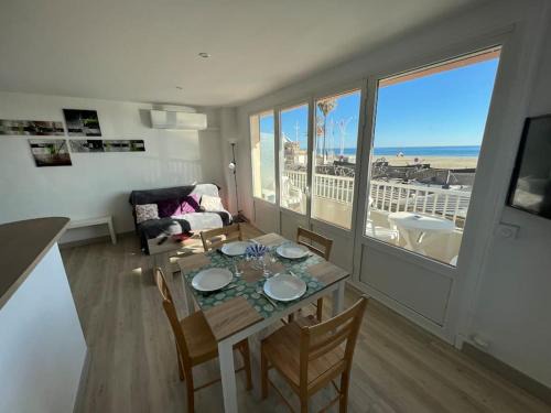 Le CARROUSEL - Apt VUE MER - Plage à 10 M - CLIM - WIFI