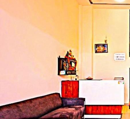 LE - CASHEW By 2 Minute Walking New Delhi Railway Station - Metro Station Main Road Building