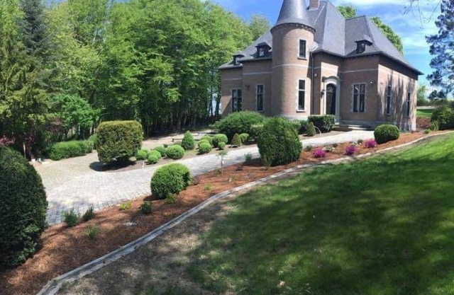 Le Chateau des Eglantines