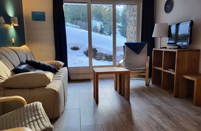 Le Cheval Noir 9 - Cosy renovated 2-room apartment with balcony