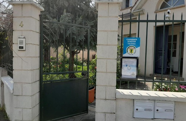 LE CLOS D'HERBLAY Chambres d'Hôtes