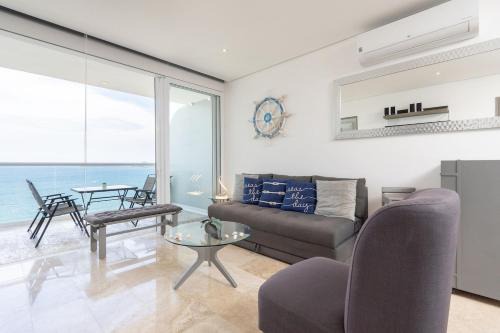 Le Club Beach Pool AC