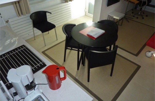 'Le Cosmobulles' Furnished studio. Gr Boulevards de Lille. Week or month rental