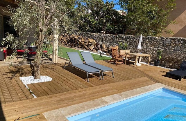 Le cottage gite du stade 2 pers /Parking /piscine Spa from April