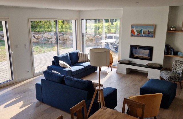 Le Garros : Family home, calm, 300m from the beaches