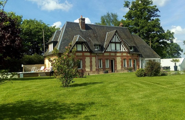 Le Grand Catillon Charming Norman house between town and country