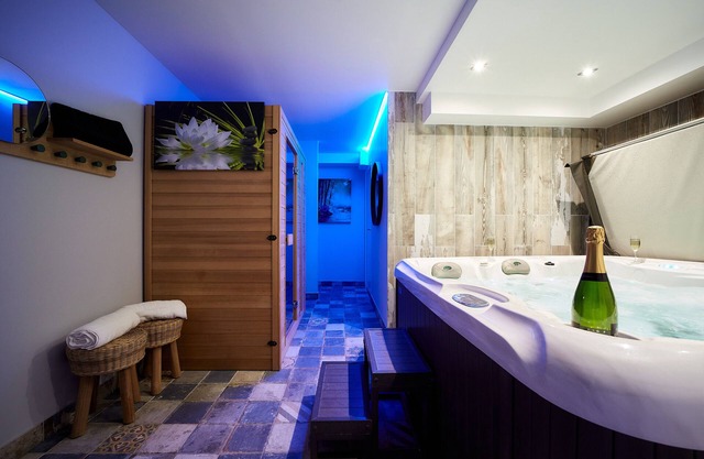 Le Héron. gite with spa and private sauna.