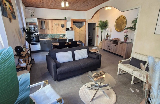 Le Loft - 1-bedroom apartment - Ground floor. Ideally located for shopping and tourism.