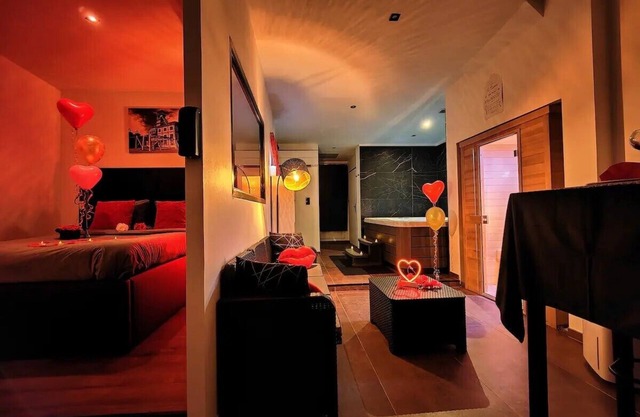 Le Loft Lens : Jacuzzi - sauna - hammam