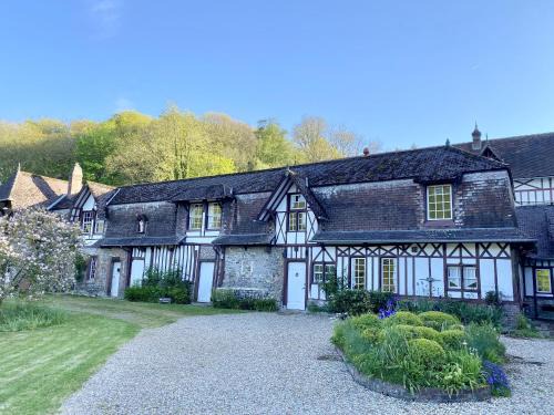 Le Manoir by CauxCottes