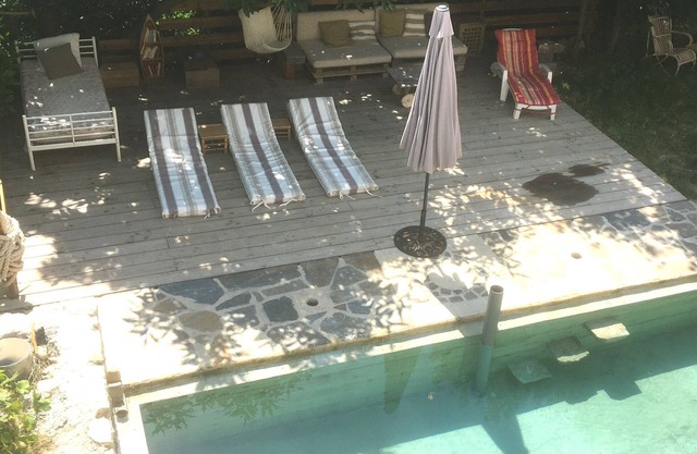 Le Paradis Les Vignals gîtes and events Cévennes pool view