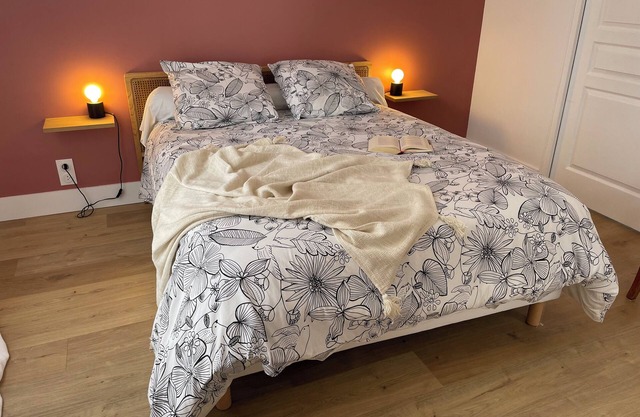 "Le Quatorze" pleasant town house, fully renovated with enclosed garden
