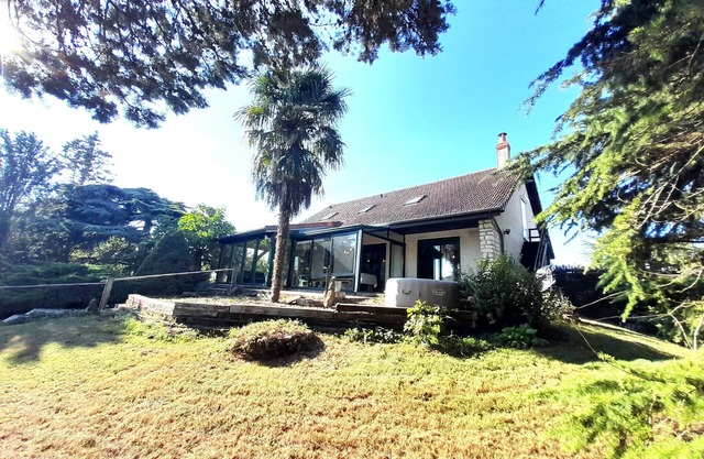 Le Rio Clopet- large house-11 pers-SPA-garden