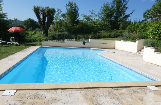 Le Rosier, Charming 2 bedroom Gite sleeps up to 5 people.