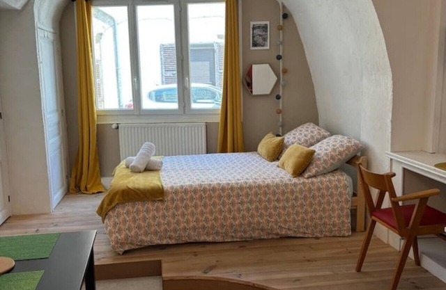 Le Studio des Moulins in the heart of town