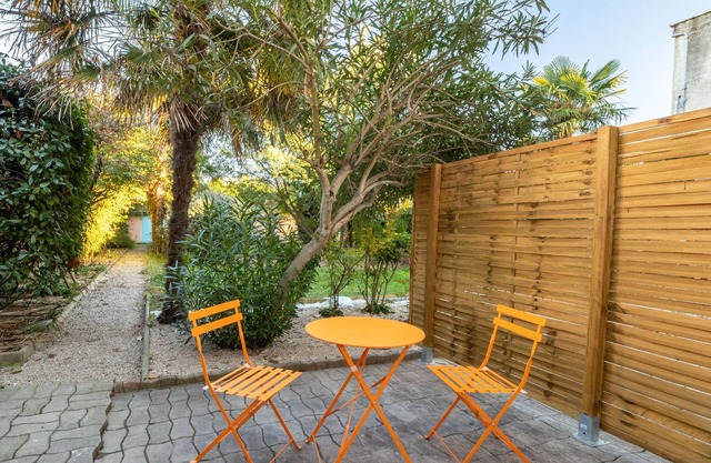 Le Vintage - One Bedroom Apartment, Sleeps 2