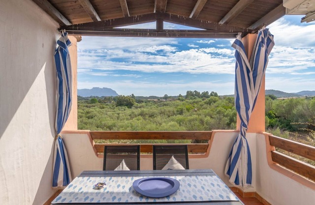 Le Voilier 28: Apartment with Balcony and View of Tavolara Island