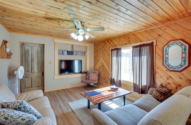 Lead Hideaway with Fireplace, Grill and Deck!