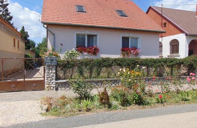 Leander Apartman