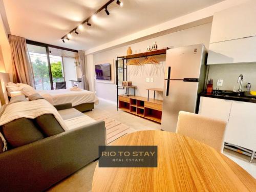 Leblon Studio - View of the Christ, pool and gym