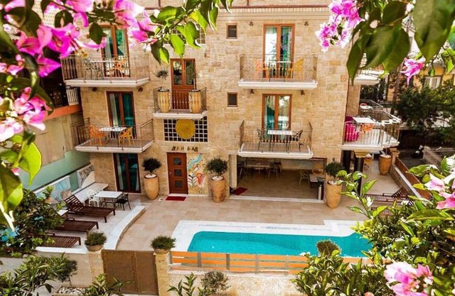 Leda Suites