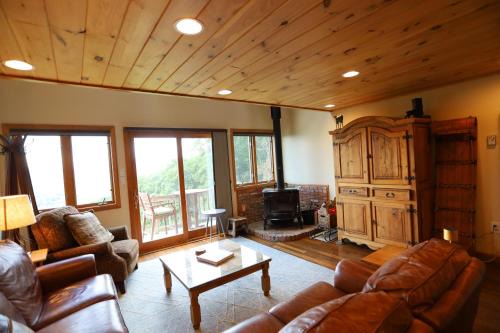 Ledgewood 11, Estates