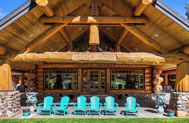 Legacy Lodge & Barn Retreat, Sleeps 42