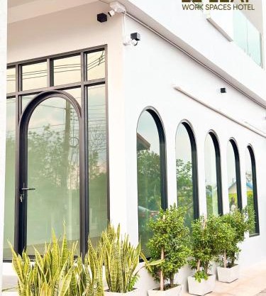 Leleaf Work Spaces Hotel - เลอลีฟ เวิร์คสเปซ โฮเทล ท่าแร่ สกลนคร