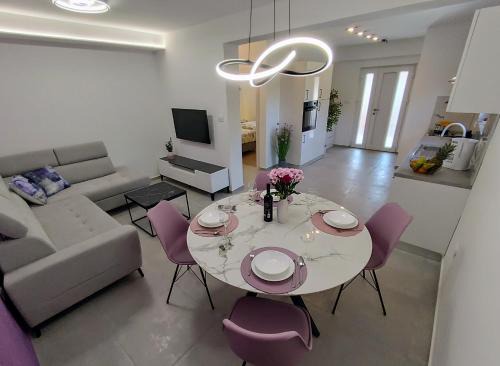 Lennida Apartman with free parking