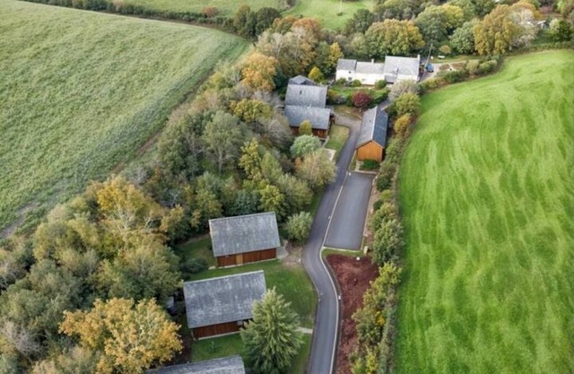 Lerryn Lodge with outdoor bath (2 bedroom)