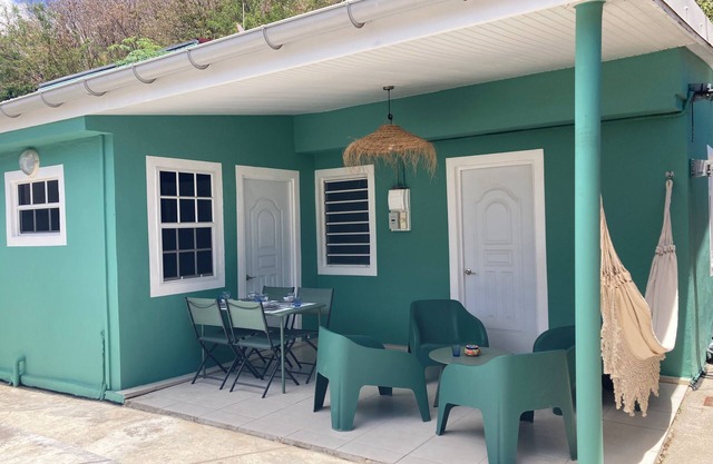 Les Abymes House - Beach at 50m